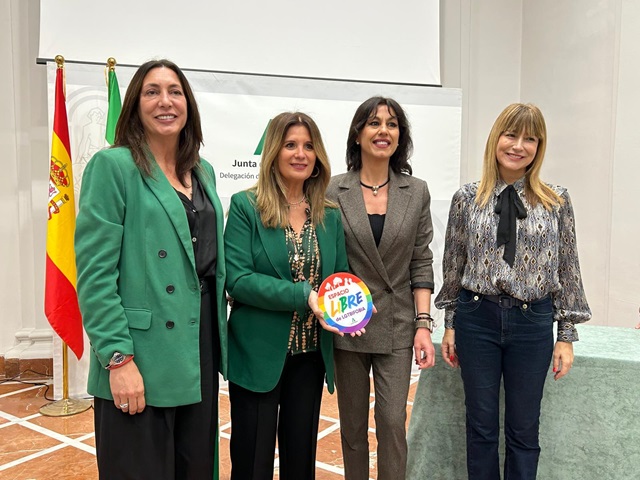 Imagen de La alcaldesa recoge el reconocimiento a Linares como ‘Espacio libre de LGTBIfobia’