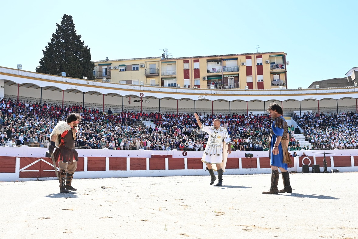 Imagen de Unos 3.000 escolares disfrutan de la exhibición de recreación histórica