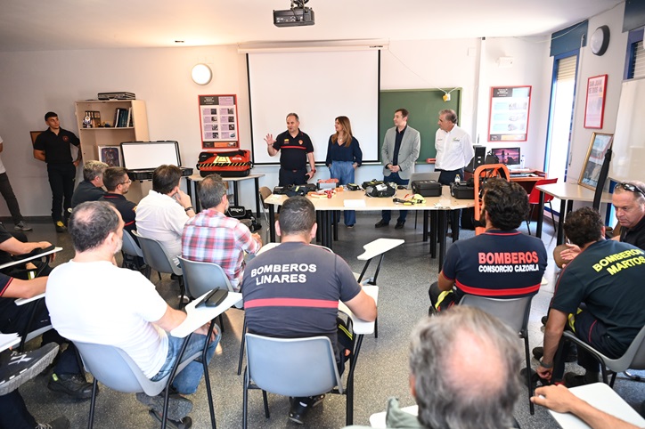 Imagen de Unos 40 bomberos de la provincia participan en una jornada técnica en Linares sobre nuevas tecnologías para la prevención de incendios, rescates y emergencias