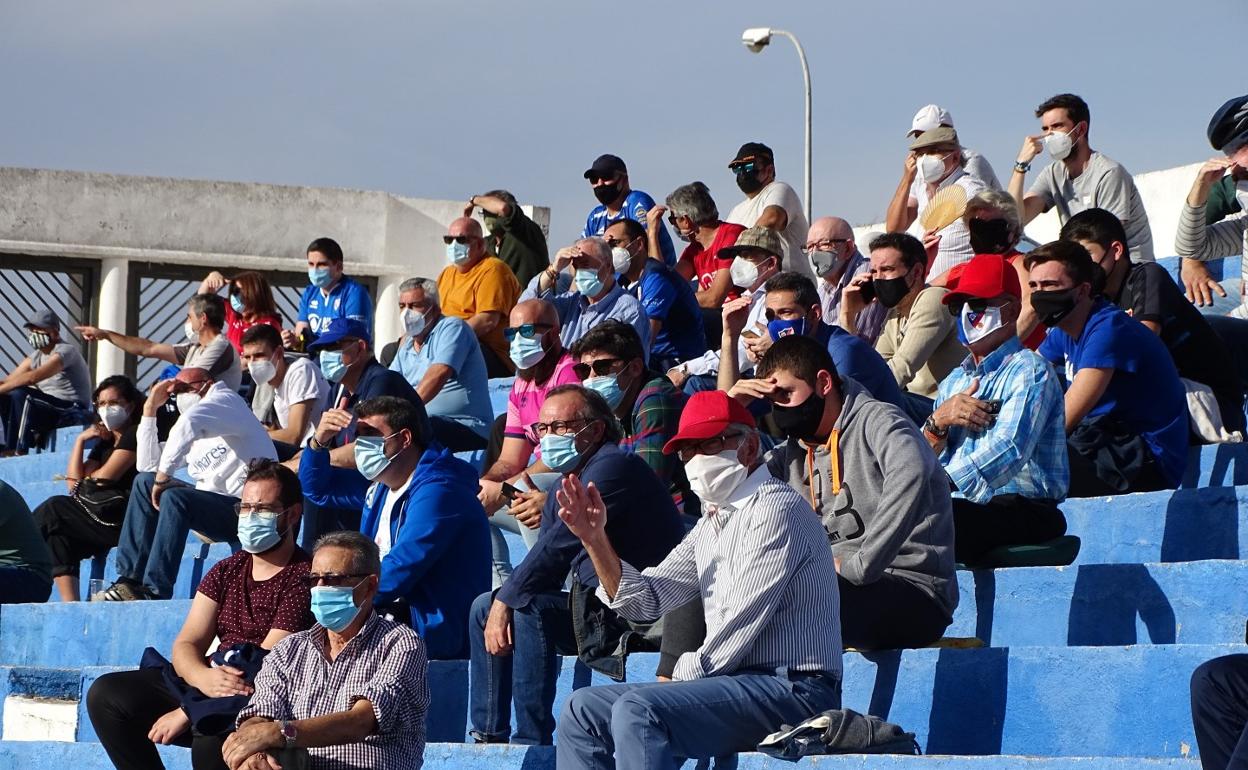 Imagen de La Pasión Azulilla no Tiene Límites! El Linares Deportivo Supera los 600 Abonados