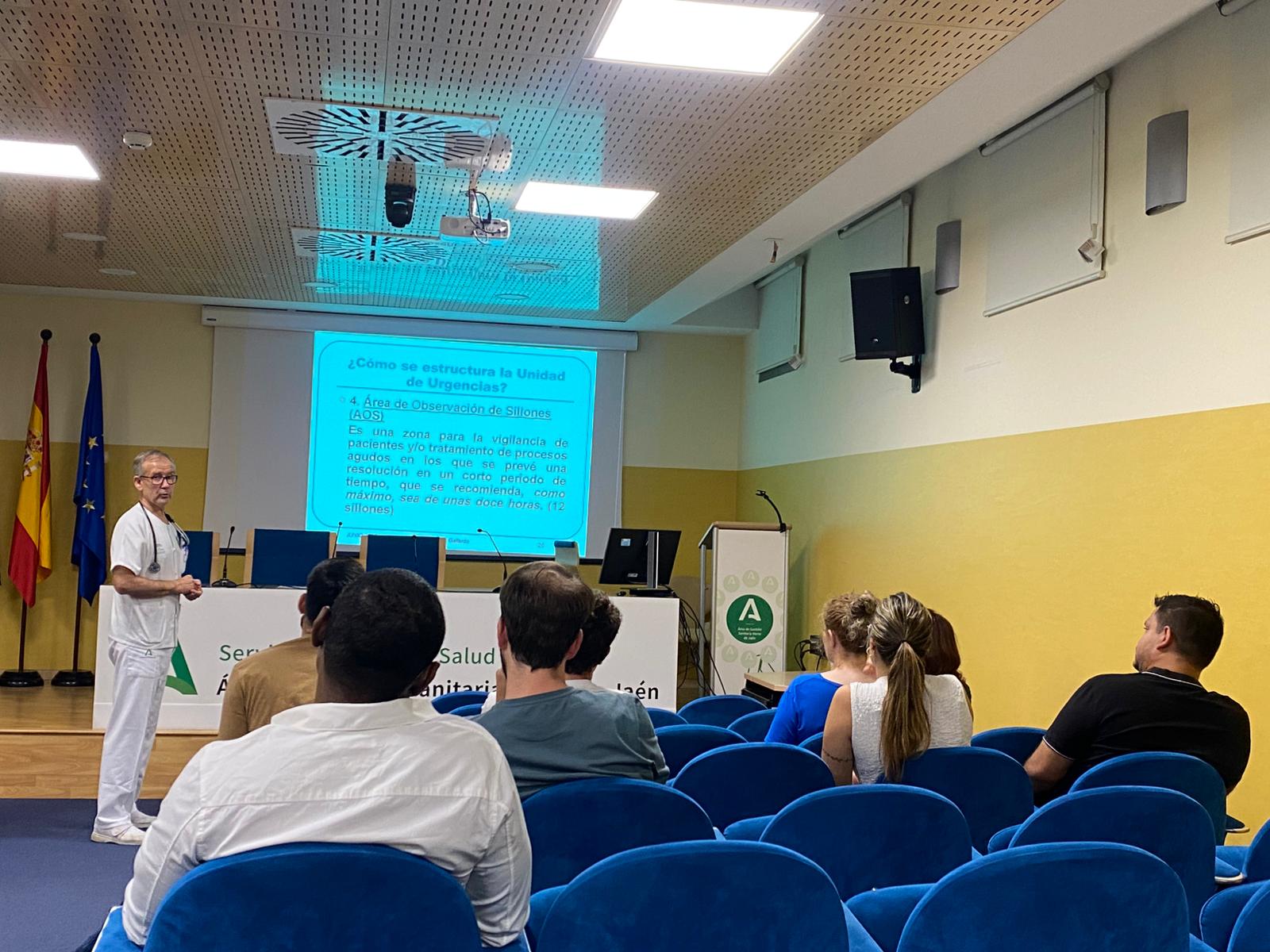 El Hospital San Agustín de Linares Impulsa la Formación en Urgencias para Residentes MIR