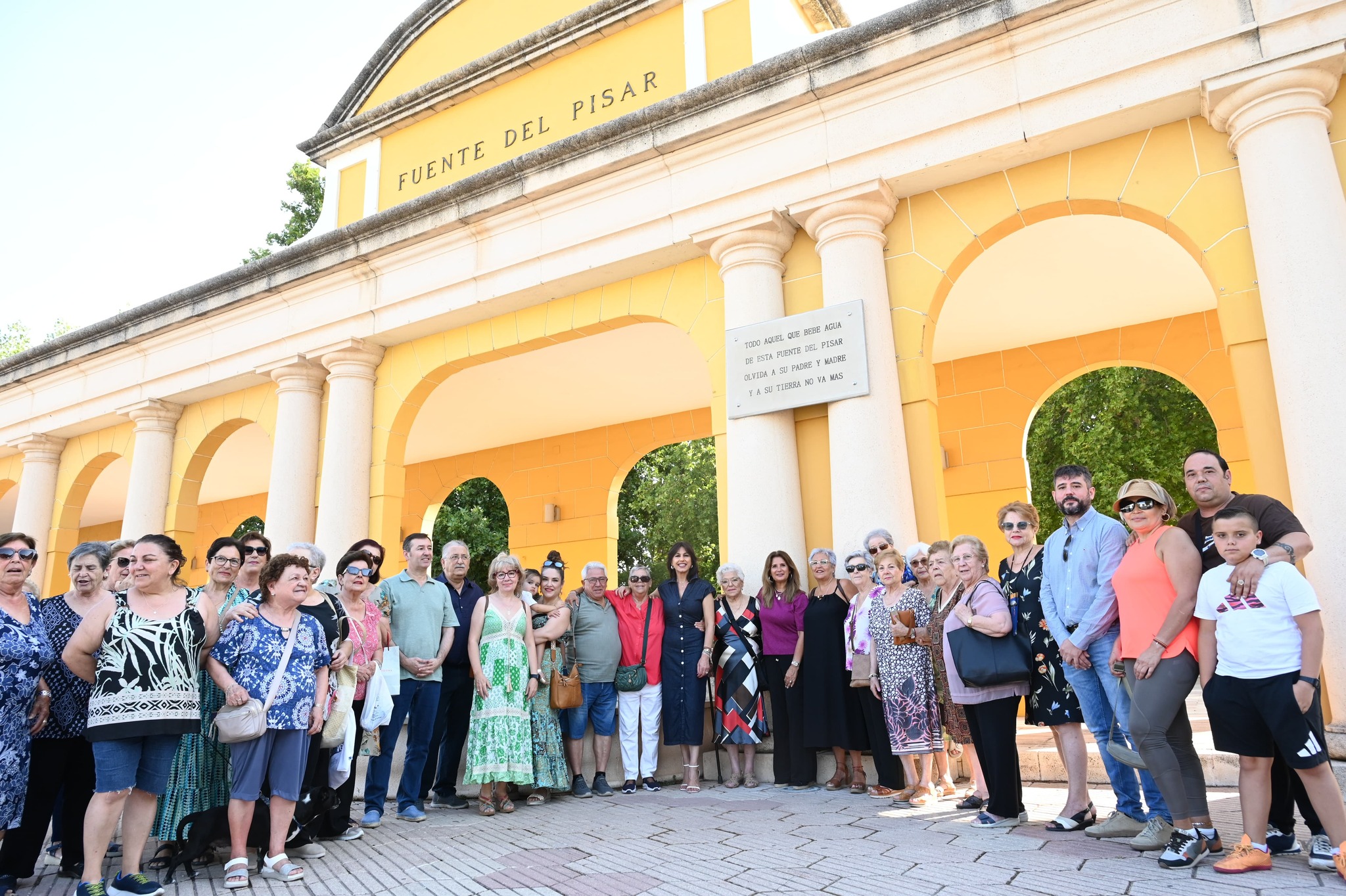 Imagen de Linares recupera su historia con una nueva placa en la Fuente del Pisar