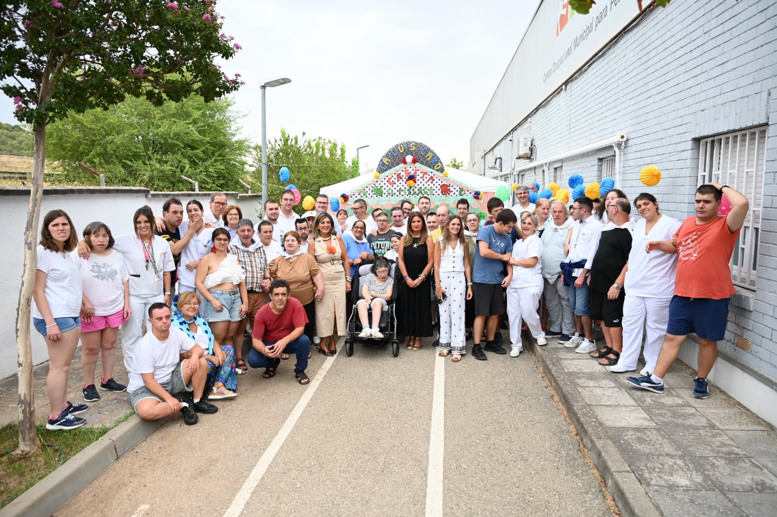 Imagen de Convivencia y Alegría en la Feria de San Agustín: El Piélago y Luis Caro Celebran Juntos