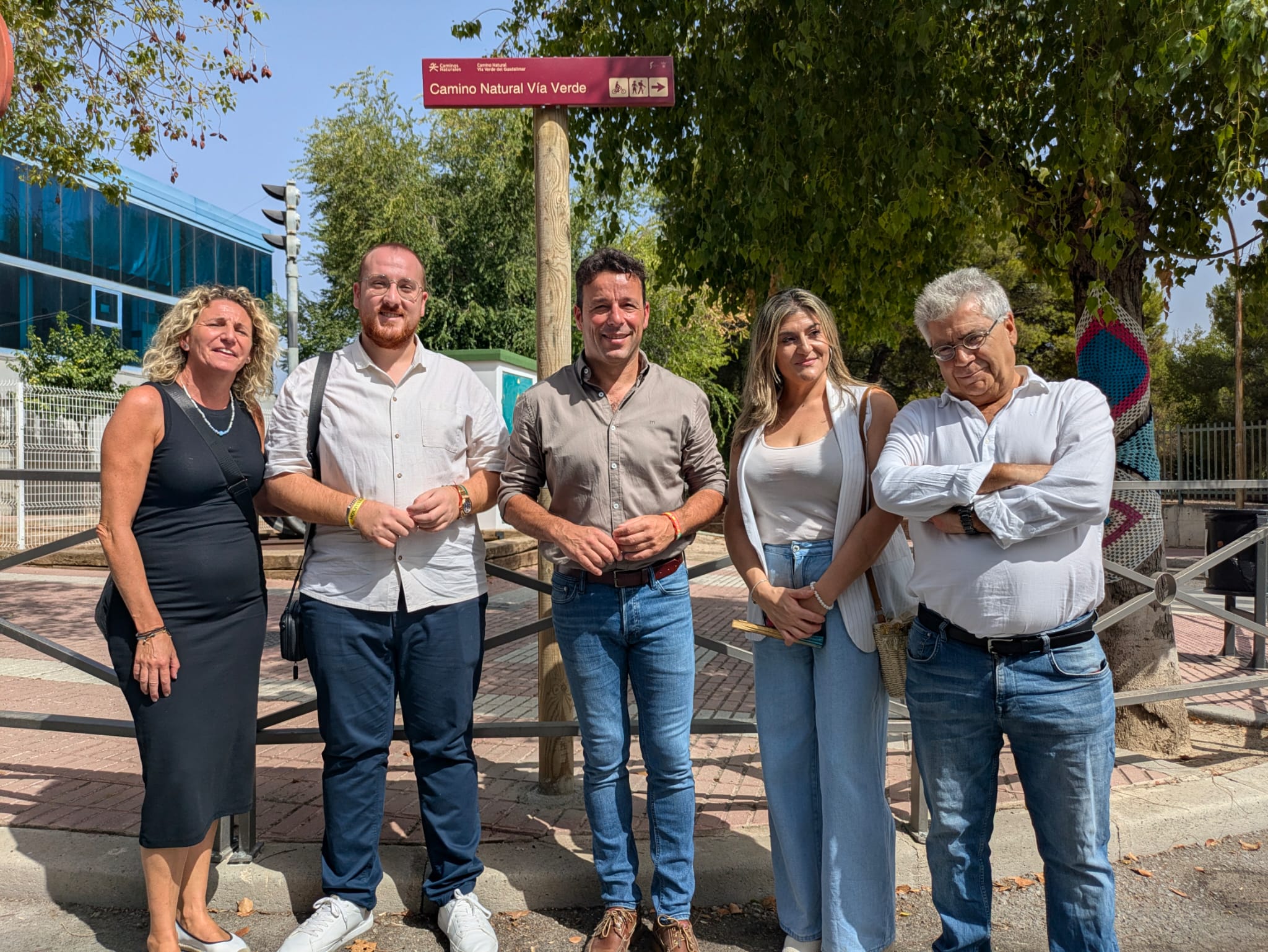 Imagen de La Diputación instala en la Estación Linares-Baeza nueva señalización de acceso a la Vía Verde del Guadalimar