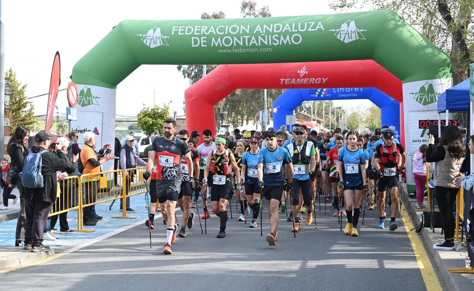 Imagen de Linares abre la Copa de Andalucía con una V Nordic Walking de máximo nivel