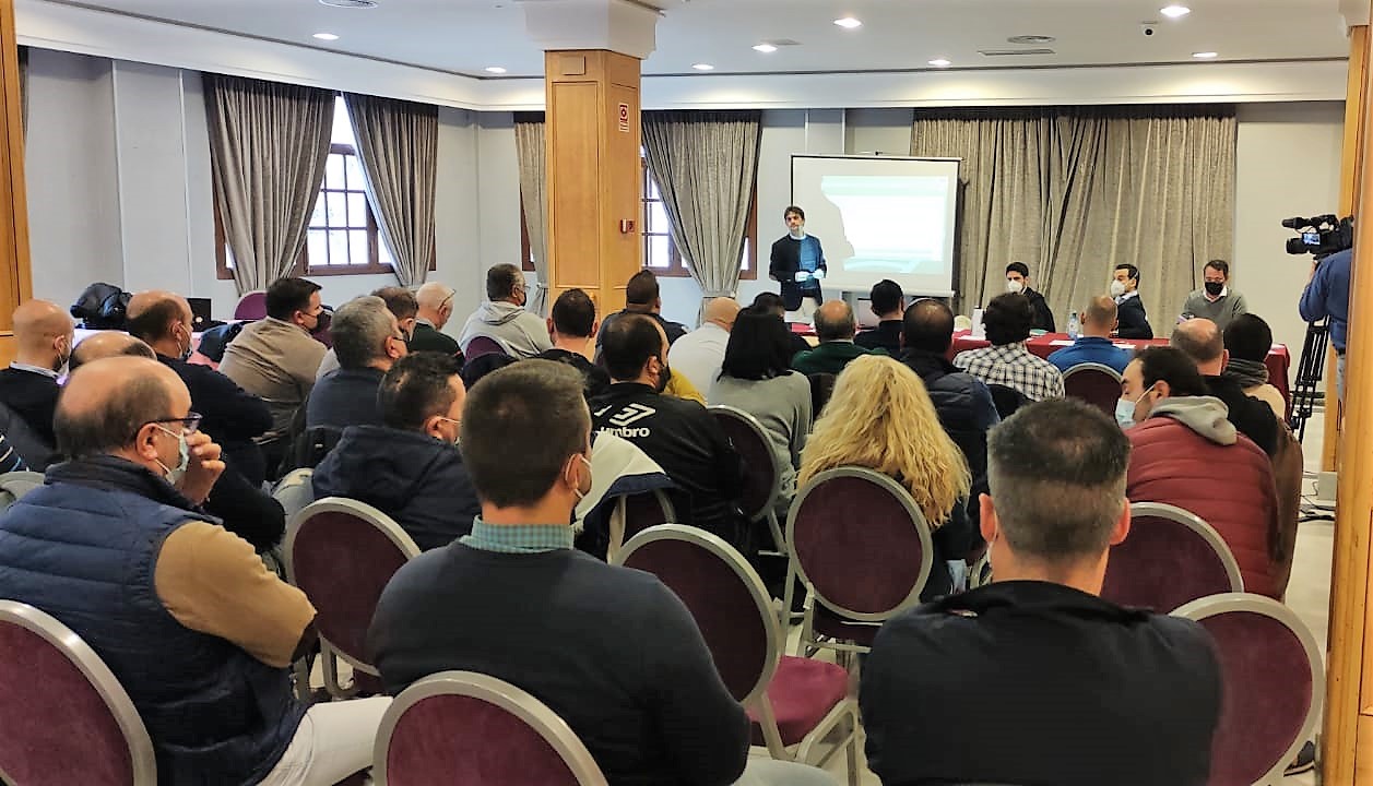 Pop Hellanes acusa a los actuales gestores del Linares Deportivo de romper la vía de diálogo y "primero, el club"