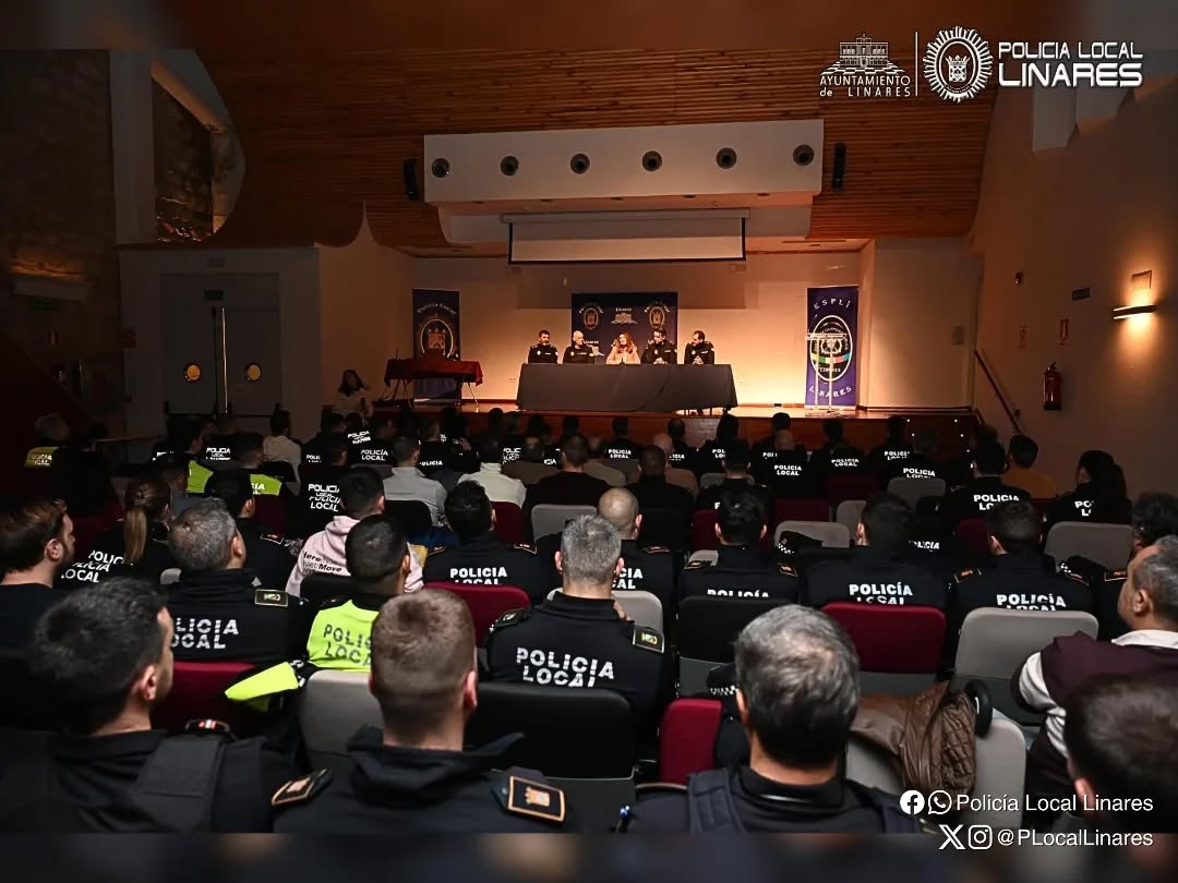 Imagen de Clausura en Linares del curso de ingreso de la LVI promoción de Policía Local de Andalucía